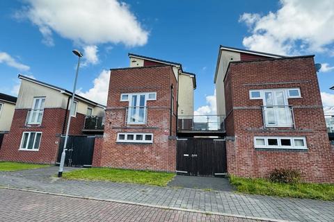 3 bedroom link detached house to rent, Barlow Close, Chorley PR7