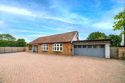 5 bedroom detached house for sale, Mount Road, Epping CM16