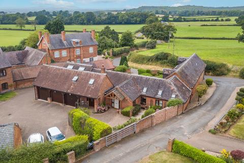 Oak Lodge Fockbury Road, Dodford, Bromsgrove, B61 9AP