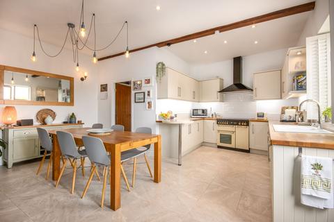 Oak Lodge Fockbury Road, Dodford, Bromsgrove, B61 9AP