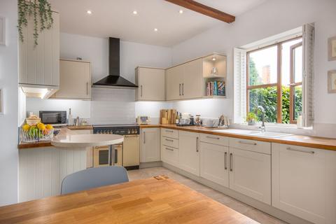 Oak Lodge Fockbury Road, Dodford, Bromsgrove, B61 9AP