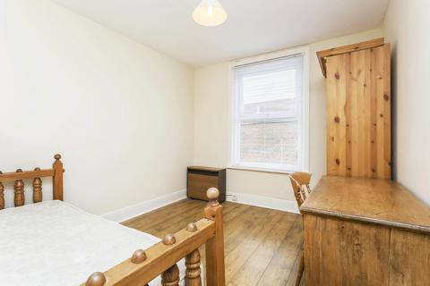 4 bedroom house share to rent, Francis Avenue, Southsea PO4