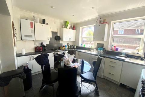 7 bedroom semi-detached house to rent, Edmund Road, Southsea PO4