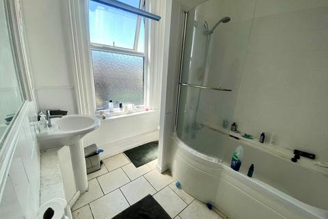 7 bedroom semi-detached house to rent, Edmund Road, Southsea PO4