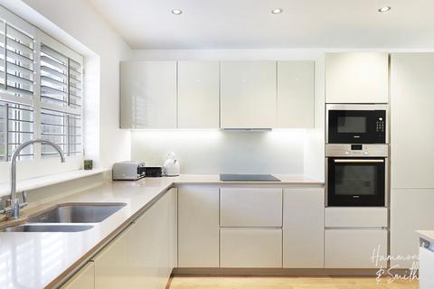 36 Buckingham Road, Epping, CM16 5AG