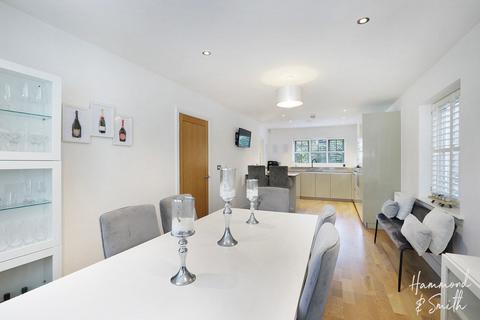36 Buckingham Road, Epping, CM16 5AG