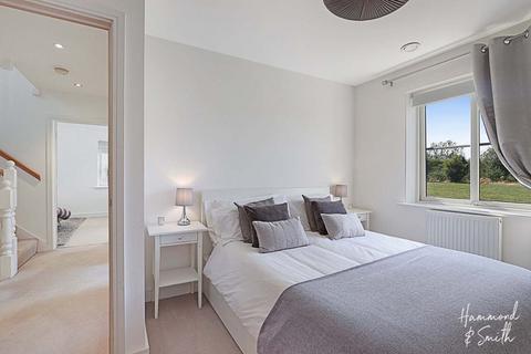 36 Buckingham Road, Epping, CM16 5AG