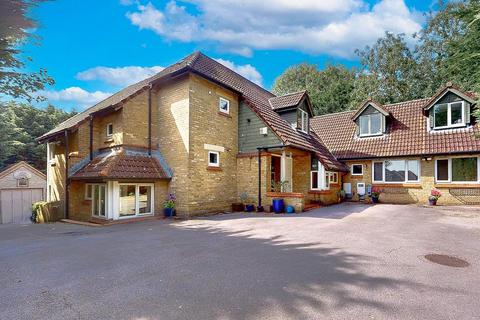 6 bedroom detached house for sale, Warmington Gardens, Downhead Park, Milton Keynes