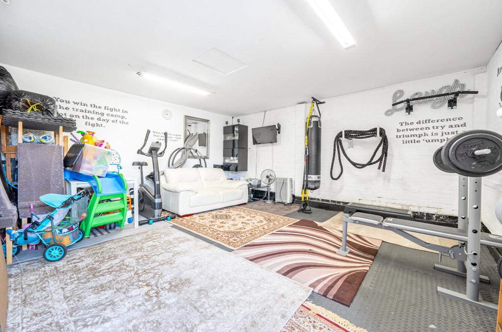 Gym-garage