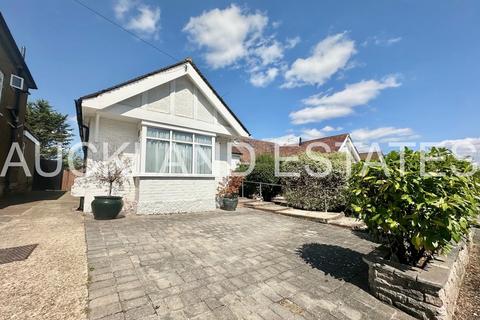 3 bedroom semi-detached bungalow for sale, Park Avenue, Potters Bar EN6