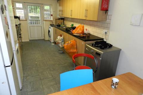 17 Ash Grove, Leeds, LS6 1AX