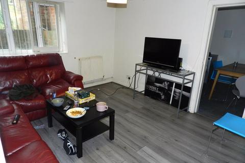 17 Ash Grove, Leeds, LS6 1AX