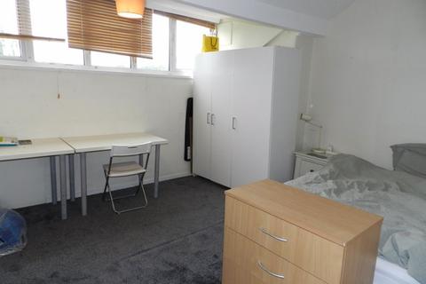 2 School View, Leeds, LS6 1EN