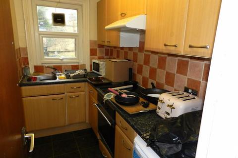 11 Buckingham Mount, Headingley, Leeds, LS6 1DN