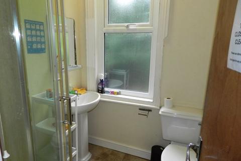 11 Buckingham Mount, Headingley, Leeds, LS6 1DN