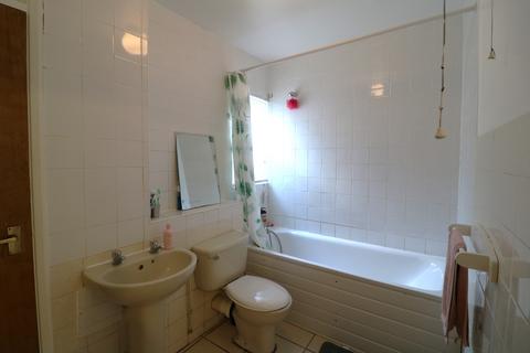 1 bedroom flat to rent, Endwell Road, London SE4