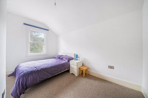 28 Little Roke Avenue, Kenley, CR8 5NG