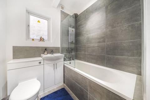 28 Little Roke Avenue, Kenley, CR8 5NG