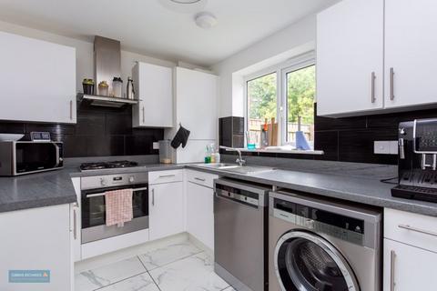 40 Hob Close, Monkton Heathfield, Taunton, TA2 8GL