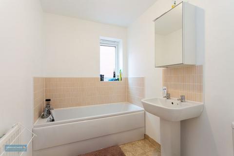40 Hob Close, Monkton Heathfield, Taunton, TA2 8GL