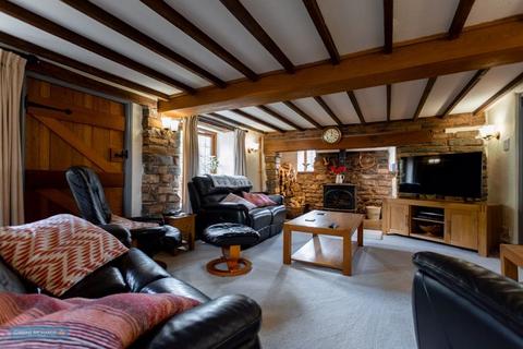 undefined, NEWPORT, WRANTAGE - Stables and 2 acres!