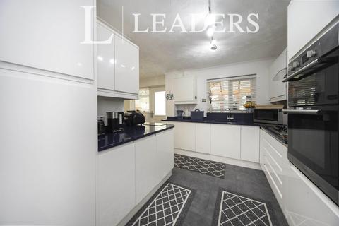 4 bedroom property to rent, The Orchard Slip End - LU1 4HL