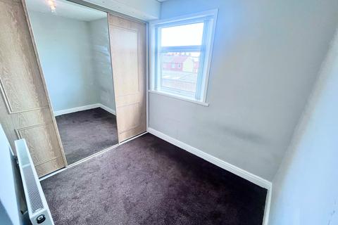 3 bedroom terraced house to rent, Clark Road, Leeds