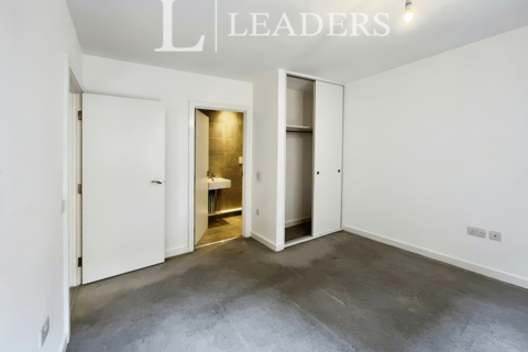 3 bedroom apartment to rent, Lockgate Mews, Manchester, M4