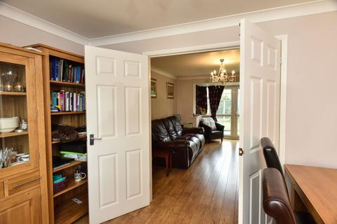 4 bedroom detached house to rent, Falconers Green Westbrook