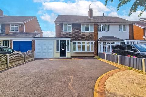 3 bedroom semi-detached house for sale, Broad Lane North, Willenhall