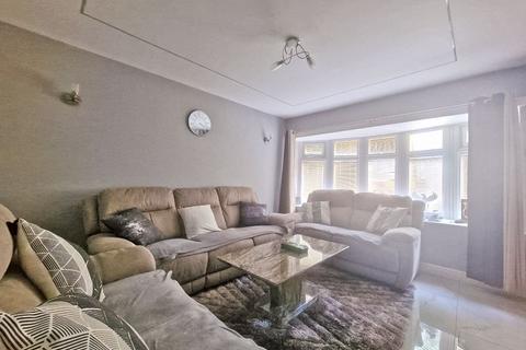 35 Broad Lane North, Willenhall, WV12 5UH