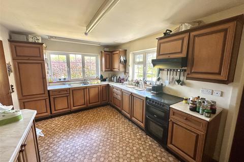 3 bedroom detached bungalow for sale, Falcondale Drive, Lampeter