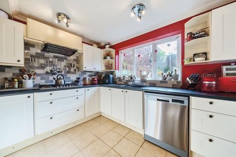 3 bedroom townhouse for sale, Stirlings Road, Wantage