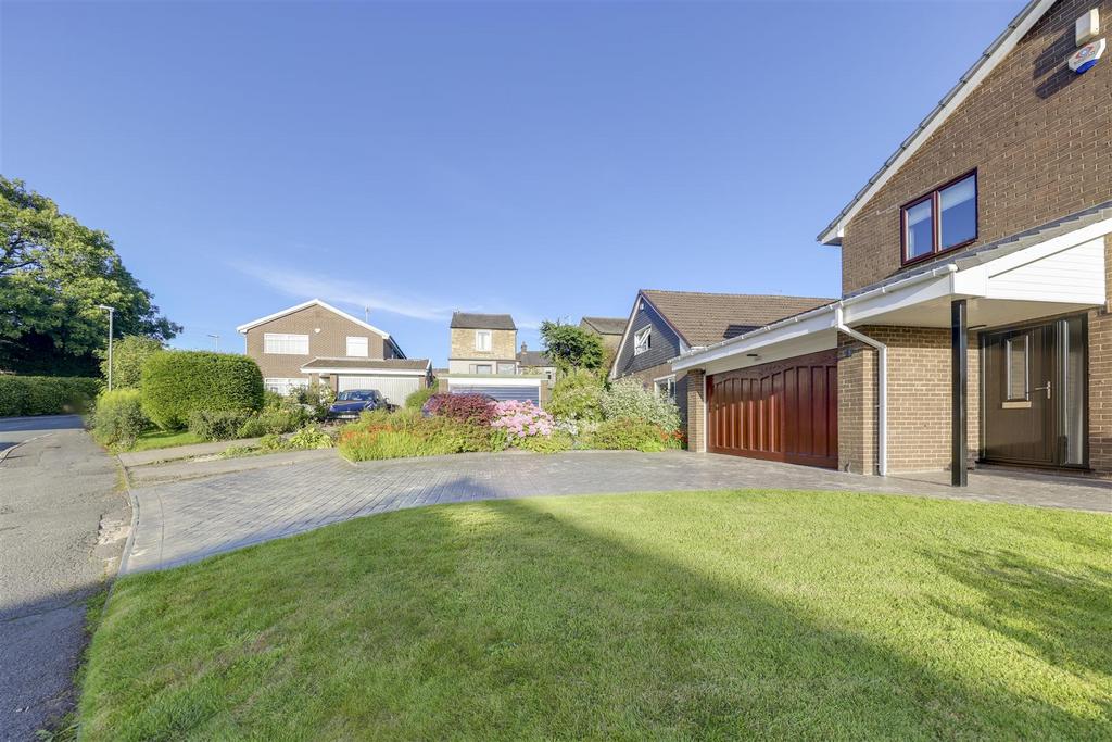 Front Garden & Driveway