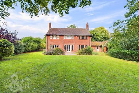 4 bedroom detached house for sale, Surrogate Street, Attleborough