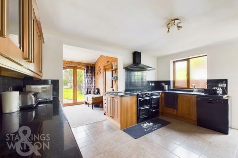 5 bedroom chalet for sale, Ketts Oak, Hethersett, Norwich