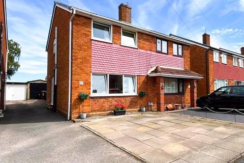 3 bedroom semi-detached house for sale, Hunter Avenue, Burntwood, WS7 9AQ