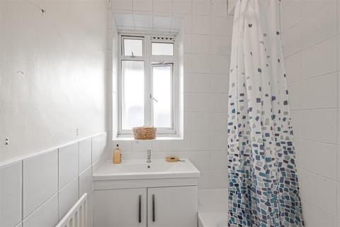 Flat 22, Ravenet Court Ravenet Street, London, SW11 5HE