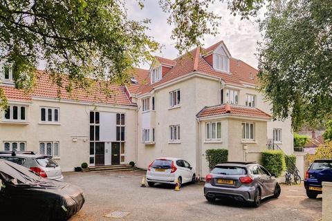 2 bedroom property for sale, Flat 4 Willows Court, St Saviour