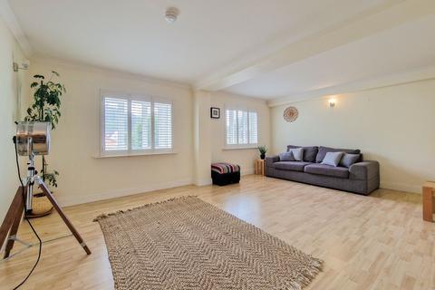 2 bedroom property for sale, Flat 4 Willows Court, St Saviour