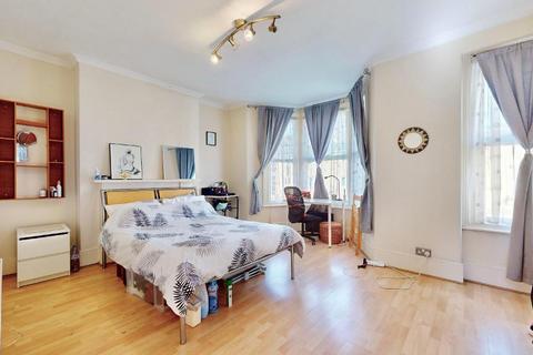 2 bedroom flat for sale, Evelyn Street, Deptford, London, SE8 5DD