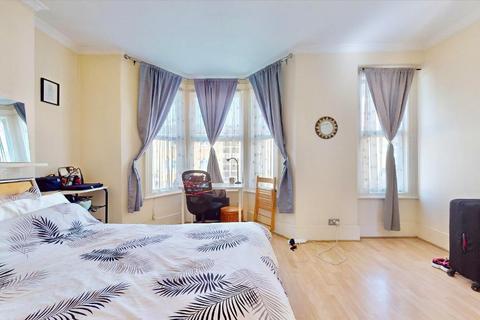 2 bedroom flat for sale, Evelyn Street, Deptford, London, SE8 5DD