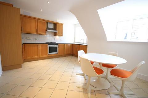 3 bedroom apartment to rent, Edgware HA8