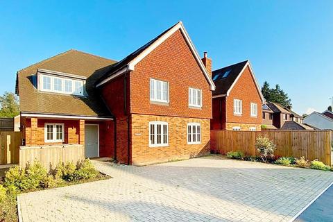 5 bedroom detached house for sale, Southview Road, Headley Down