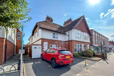 2 bedroom apartment for sale, Lymington Road, Highcliffe, Christchurch, Dorset, BH23