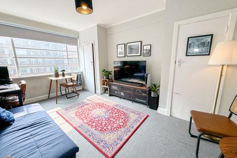 1 bedroom flat for sale, Du Cane Court Balham High Road Balham SW17 7JU