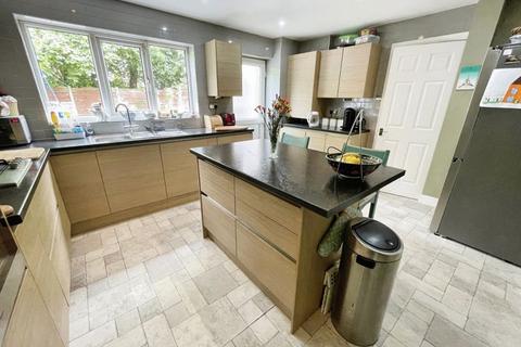 67 Fernside, Radcliffe, Manchester, M26 1EQ