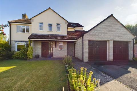 4 bedroom detached house for sale, Petvin Close, Street