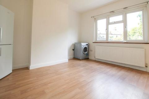 3 bedroom terraced house to rent, Morland Road, Croydon, Surrey, CR0