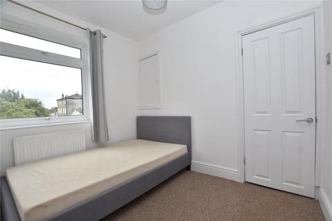 2 bedroom terraced house to rent, Alfred Road, London, SE25